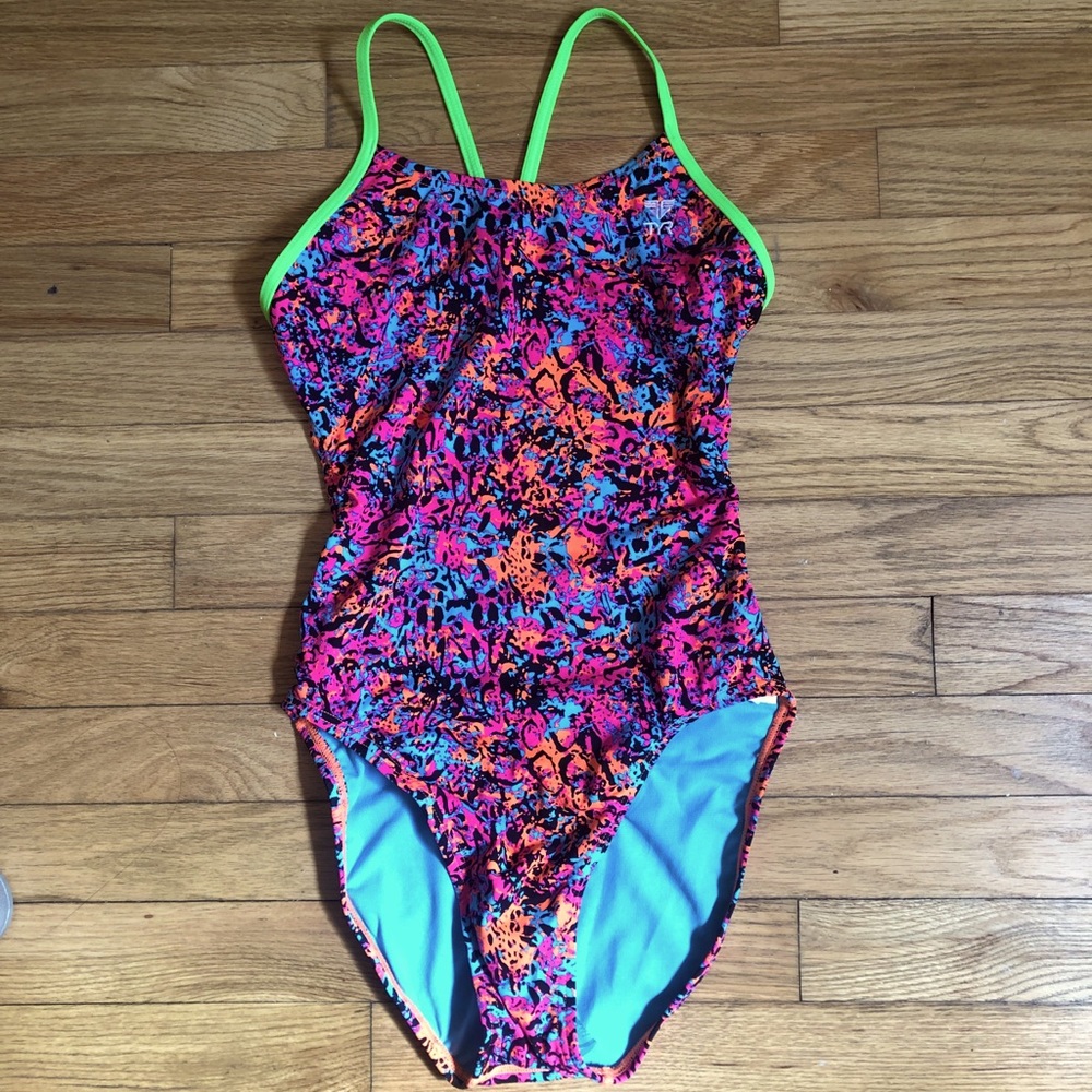 *NWT* TYR One piece Cutoutfit Swimsuit